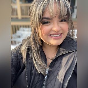 Meet your Posher, Deborah